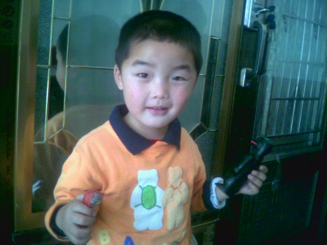 看到小孩子开心,再苦再累点,又有什么呢。