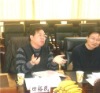 金陵外运总经理田裕民先生与各位委员们热烈讨论中