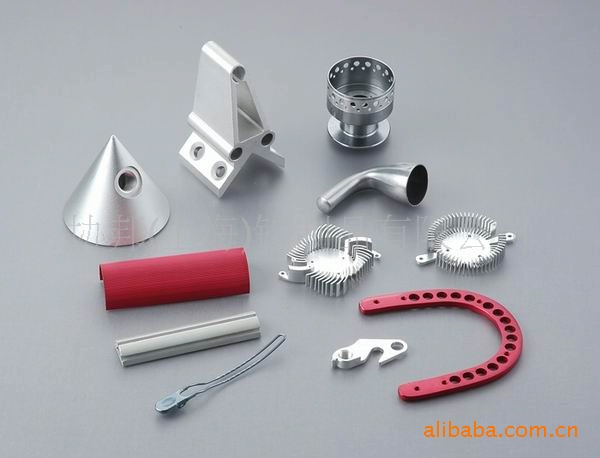 Aluminum-Extrusion-Profiles-Al