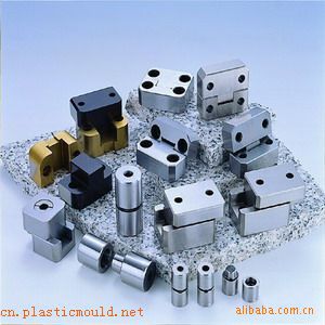 供应：精密塑胶模具方型辅助器及定位柱