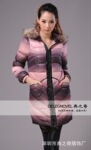 2011秋冬装新款韩版渐变色压褶连帽毛领修身时尚长款羽绒服