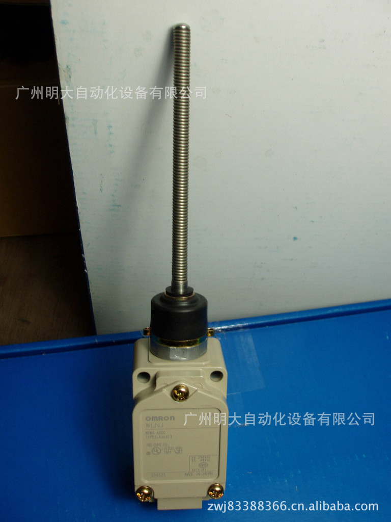 OMRON/欧姆龙继电器,时间继电器,接近开关,行程开关,限位开关,液位开关,光电开关,计数器,温控器,传感器,旋转编码器,变频器,触摸屏,可编程控制器,PLC 华南地区电工电气产品、工业自动化系统集成优势供应商 正品欧姆龙 全新原装 质量保证 欢迎咨询洽谈 广州市利泽贸易有限公司 广州市明大自动化设备有限公司 联系:钟先生13826078692 电话:020-83388366 传真:020-81864781, 邮件:zhong_weijun@126.