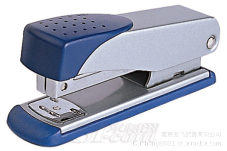 齐心b3045订书机 订纸厚度:12页