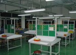 江苏泰瑞定制生产供应手推、传递式不锈钢工作台