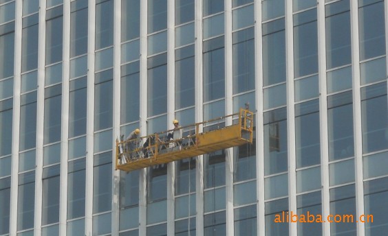 吊篮用于高空外墙维修工程