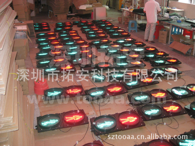 300型静态人行灯生产图