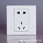 西门子开关插座 灵致雅白 10A五孔5UBO8381NC1