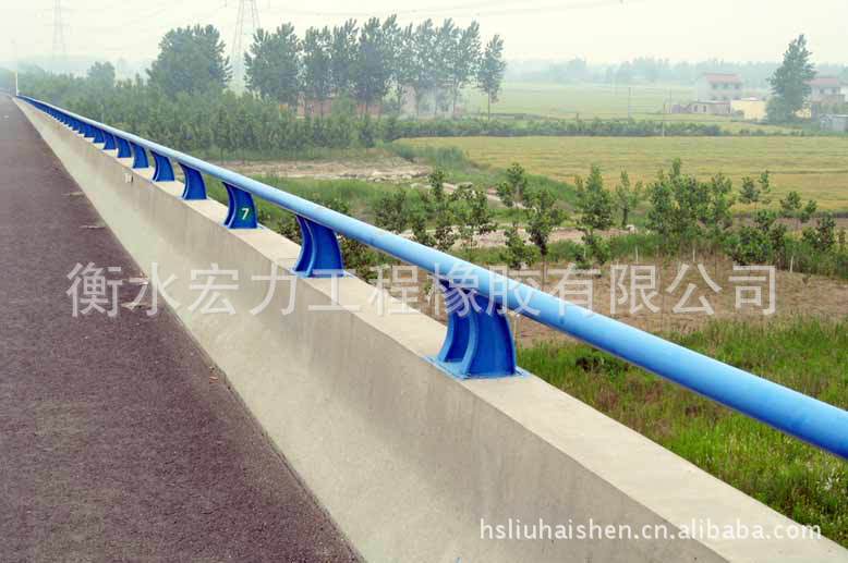 厂家直销优质公路桥梁防撞护栏支架