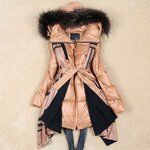 2011欧美范儿 条纹飘逸马甲VS长款修身羽绒服