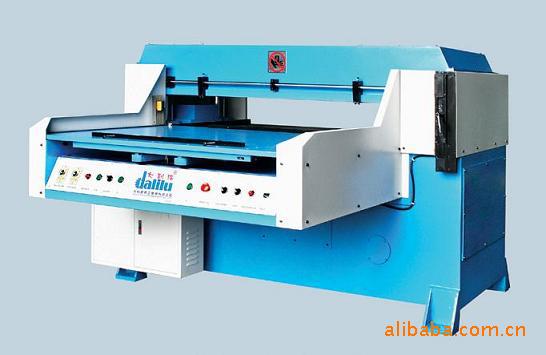 单边自动送料精密裁断机