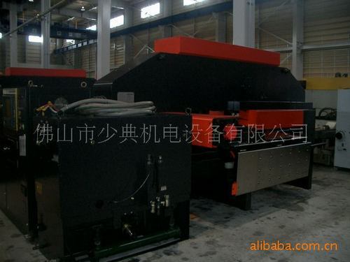 专业供应钣金加工数控冲床（图）