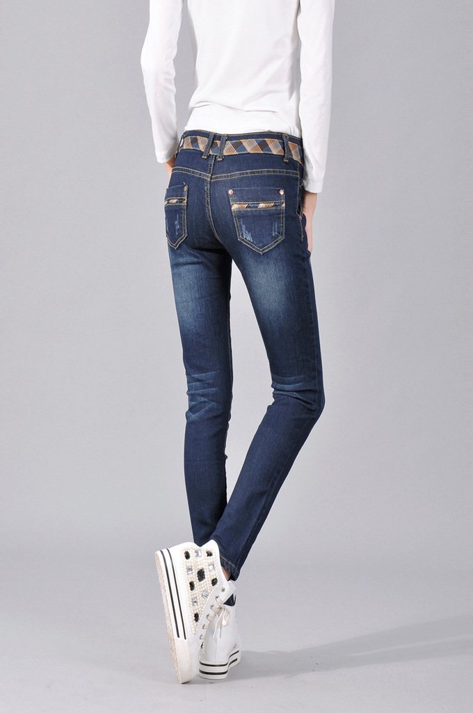 Джинсы женские Other brands 3009 2013 Other brands Other brands Узкие брюки-карандаш Длинные брюки 18-25 лет Тёмный цвет Весна 2013 Обычная Окрашено под старину, Складки, Рекомендуется ручная стирка, Со вставками из полотна, Контрастные цвета, Складки Эластичная хлопковая джинсовая ткань