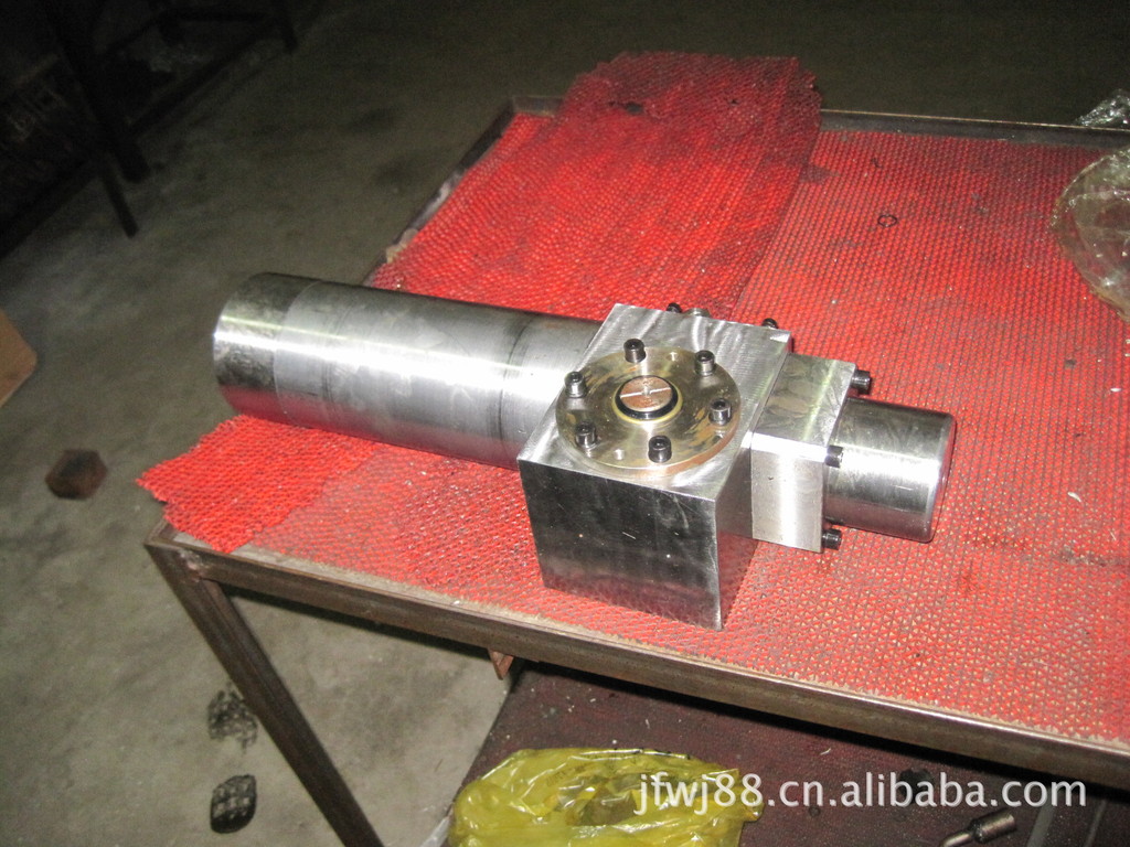 供应五金零部件冲压加工与制作