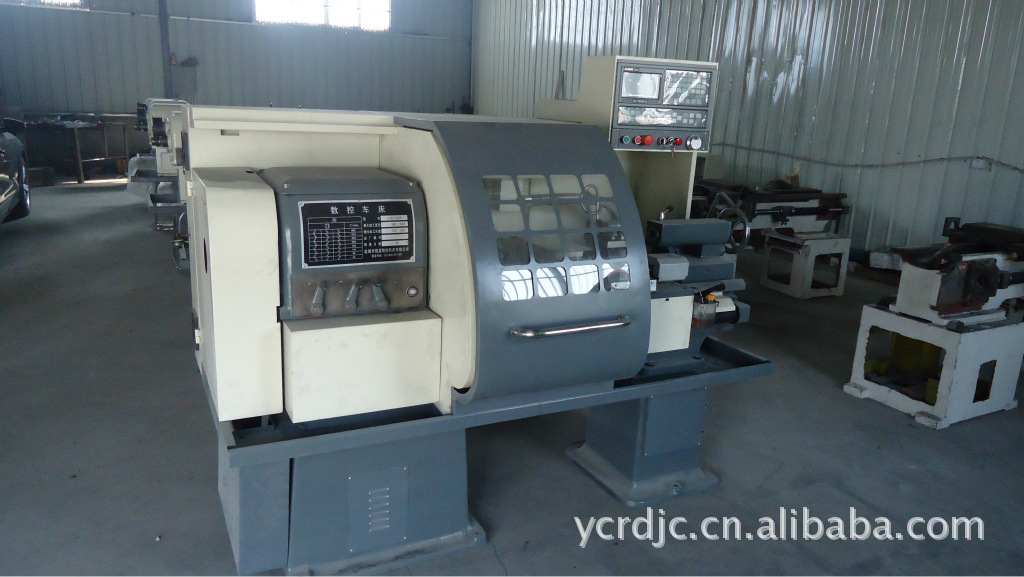 【推荐】厂价供应盐城数控机床 数控车床ck6140 主轴孔径82