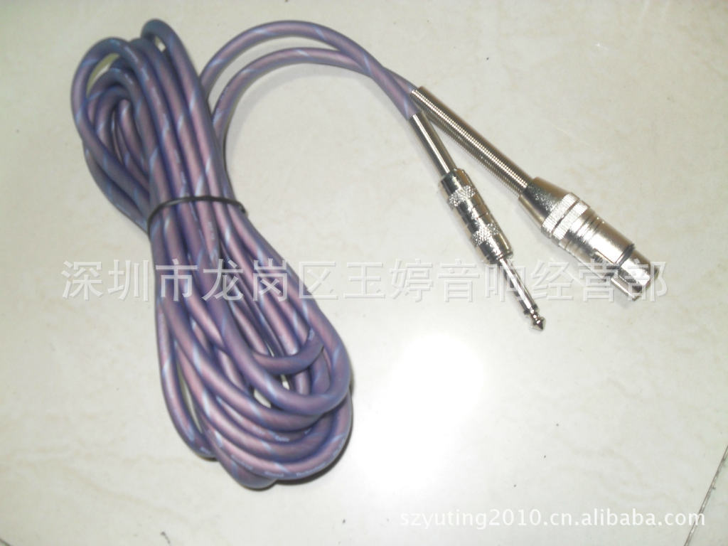 3公头话筒连接线 规格:5米,10米,15米 特点:抗拉 用途:各种有线麦克风