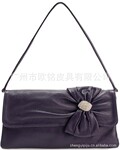2012新款 单肩手提斜跨夏季女包 真皮女包百搭款手拎小包YZ8205