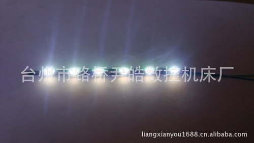 【精品推荐】供应时尚新款真材实料5.7寸液晶屏LED灯管显示器件