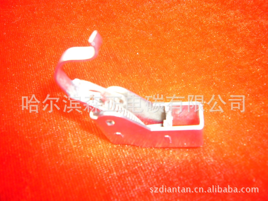 哈爾濱森正電碳有限公司生產優質的各種材質刷架