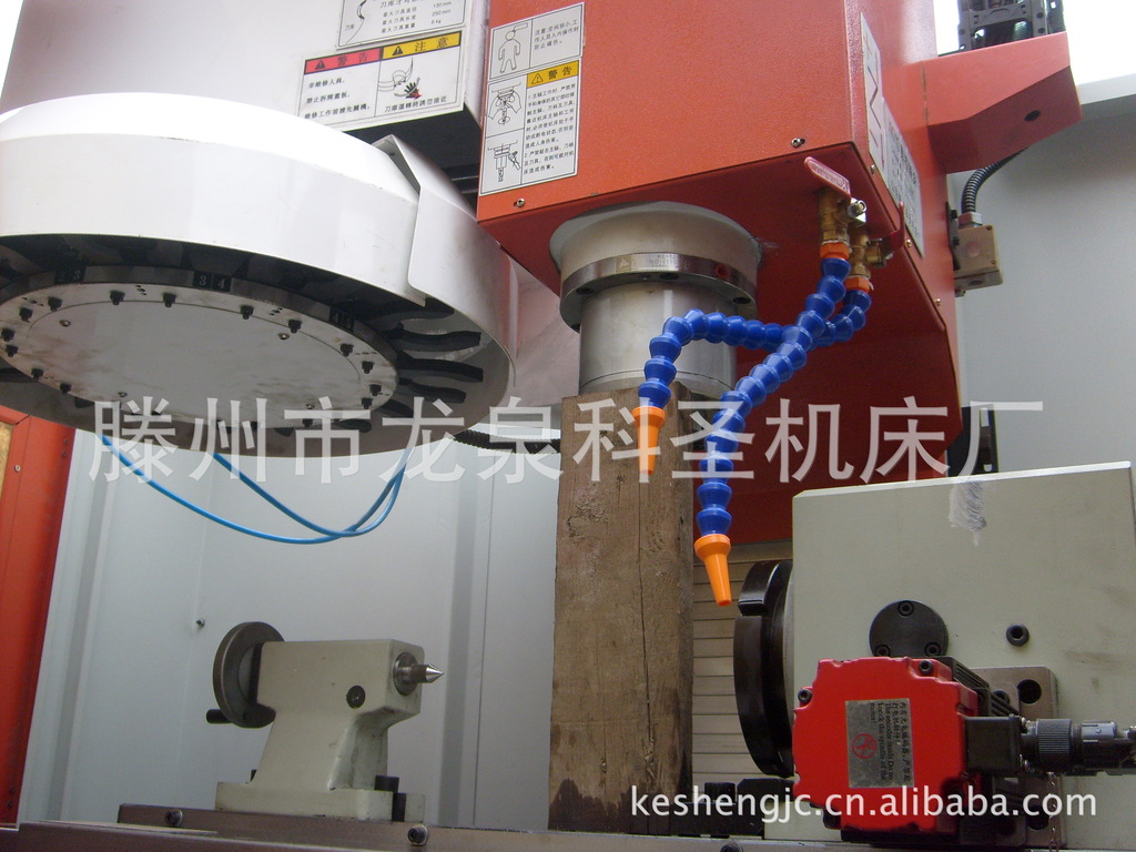 厂家直销XH713经济型四轴加工中心