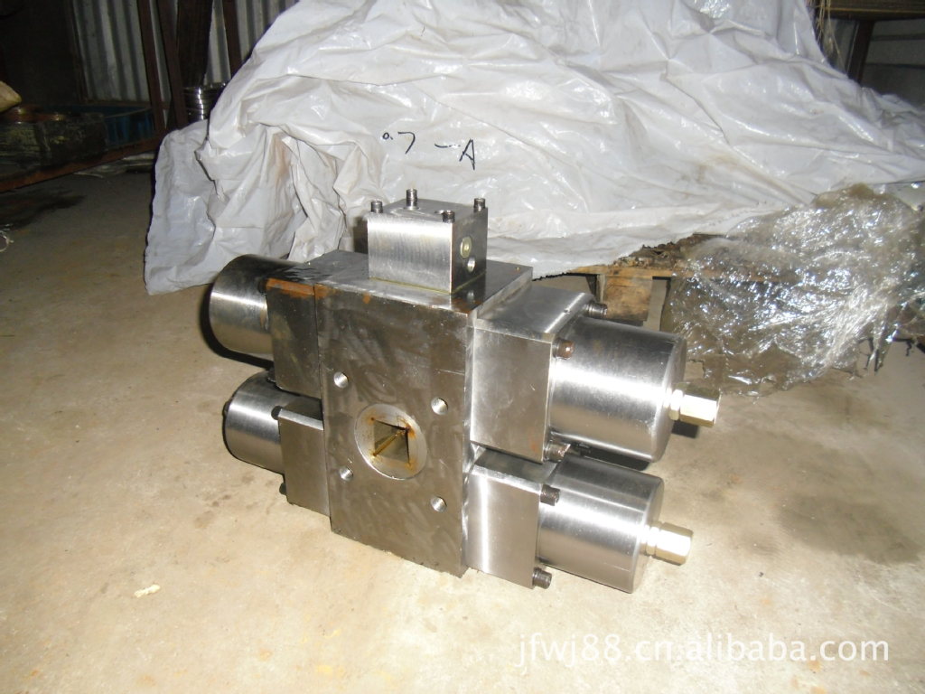 供应五金零部件冲压加工与制作