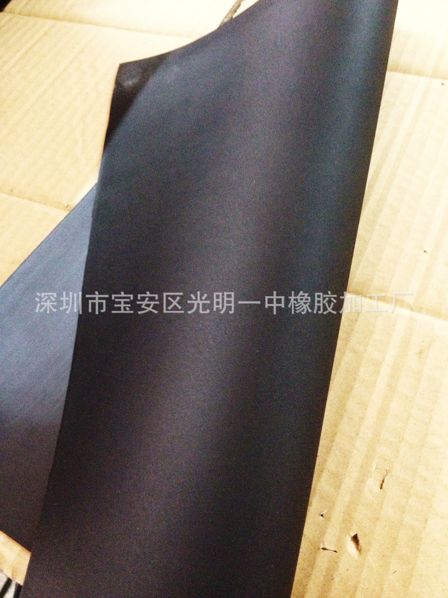 2mm厚50度哑光硅胶片。价格10元