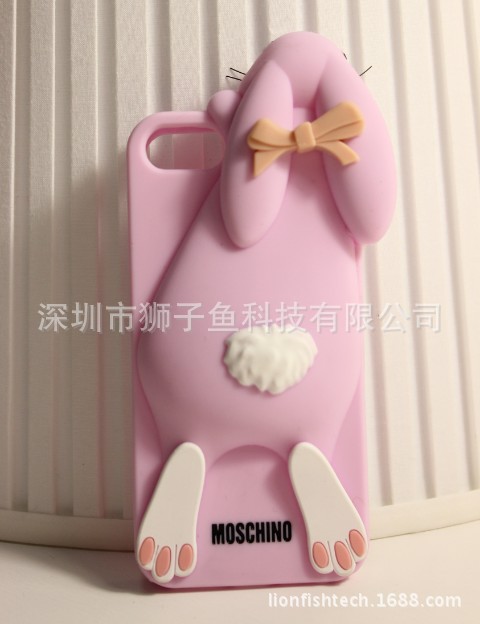 moschino bunny iphone5