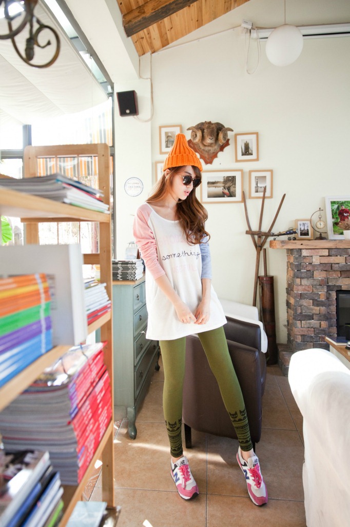 Q802 脚口小猫印花打底裤 (25)