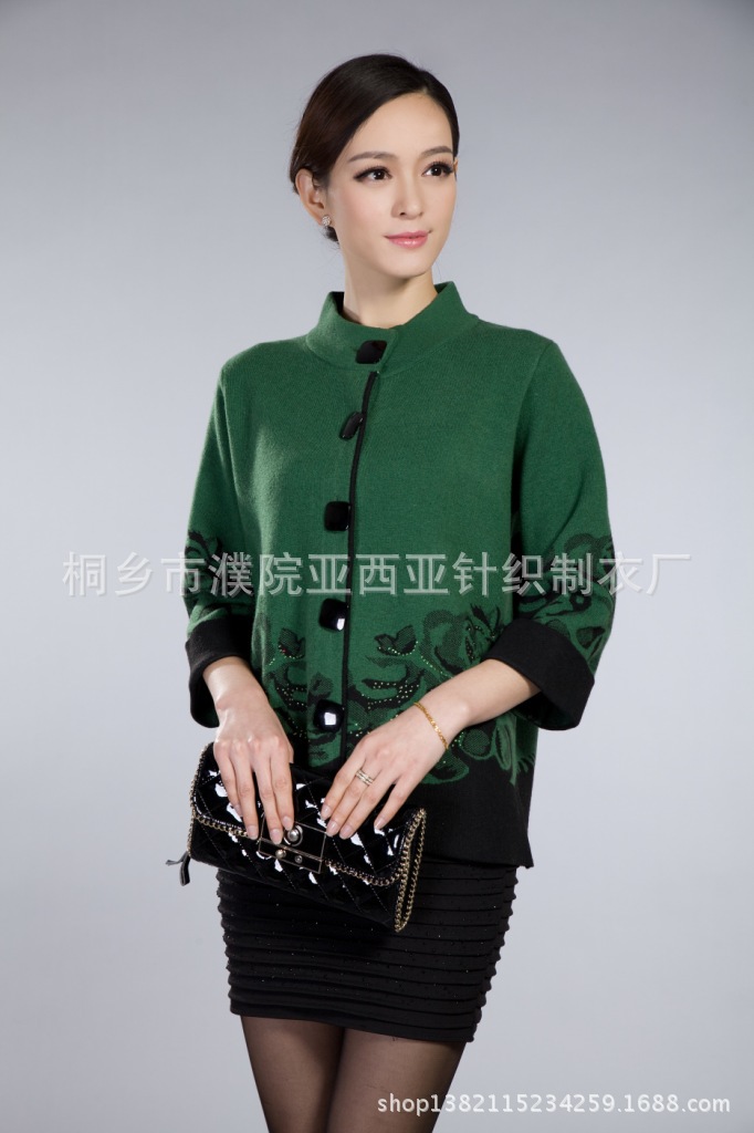 2013秋冬尊贵妈妈装新款羊毛衫