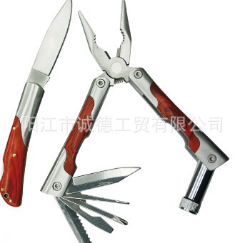 3677 MULTI TOOL AND KNIFE COMB