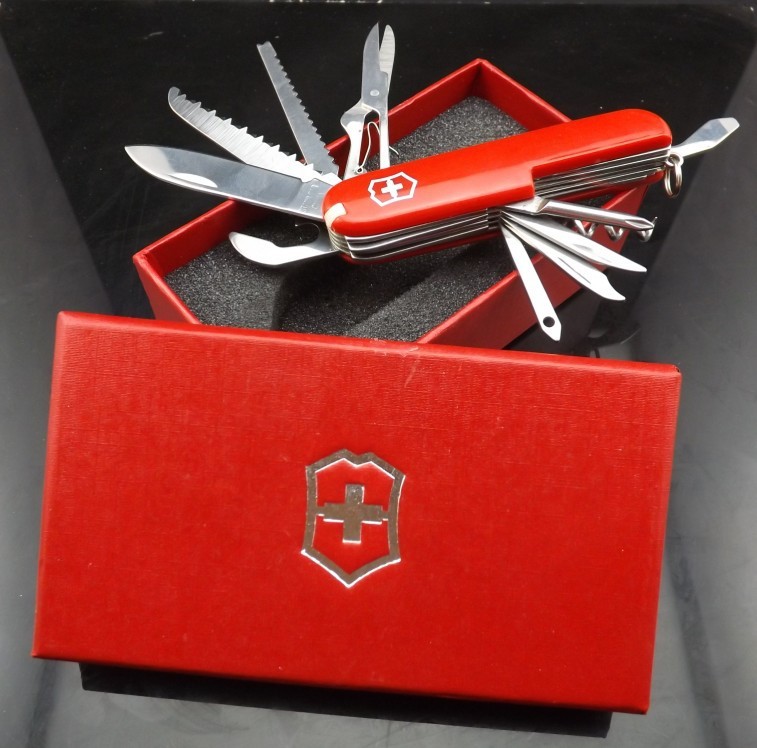 現貨供應 禮品套裝 帶禮盒折疊小刀 十一功能瑞士軍刀紅色 廠傢工廠,批發,進口,代購