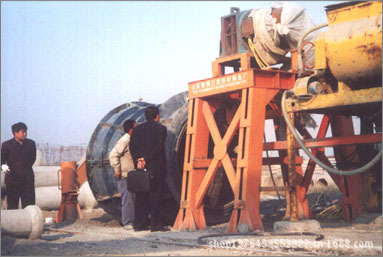 大型懸輥式水泥制管機