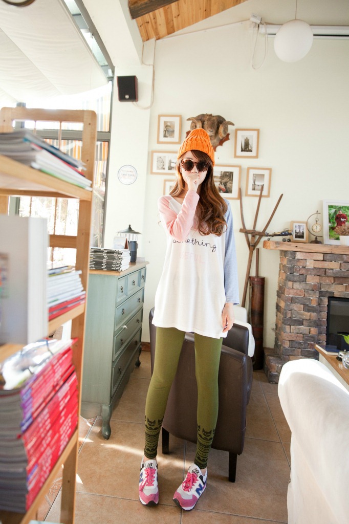 Q802 脚口小猫印花打底裤 (24)