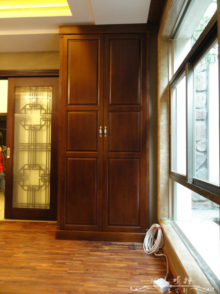 实木平开门衣柜两门