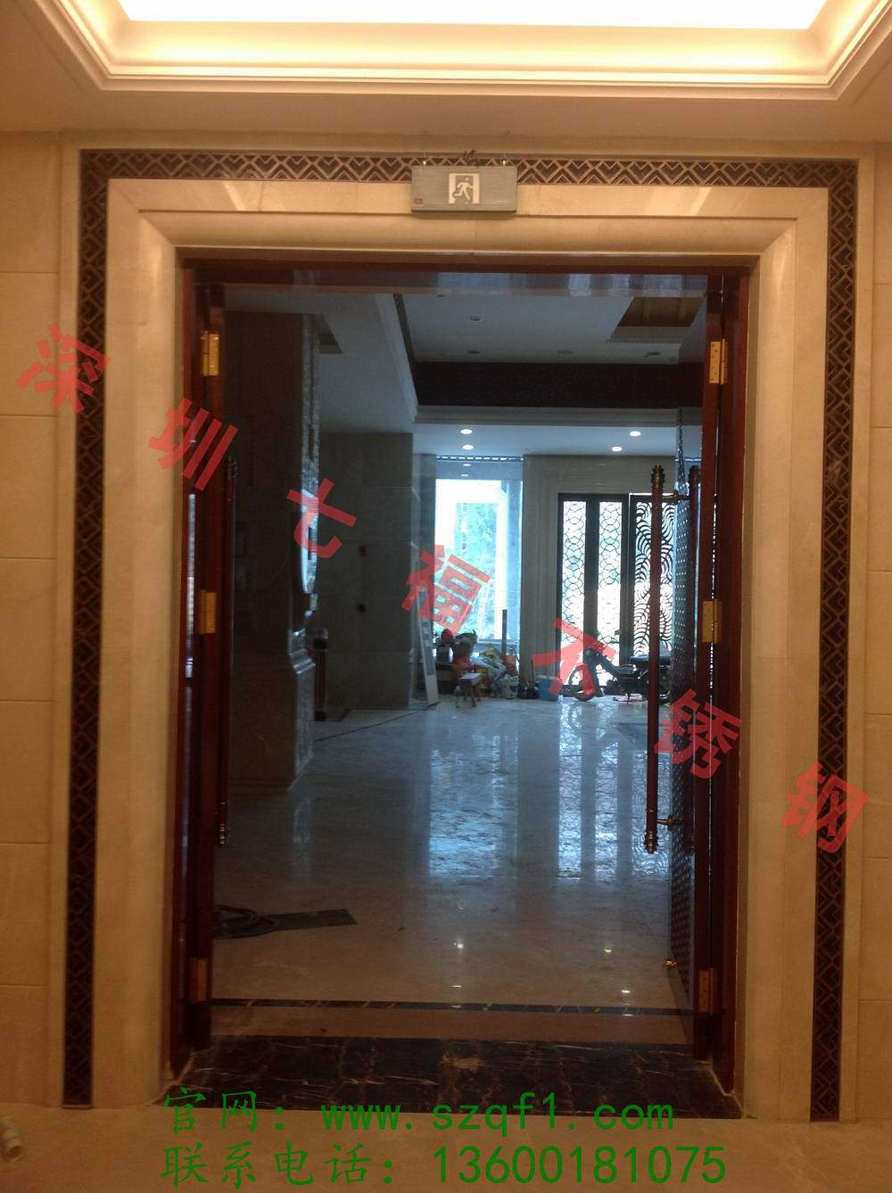 深圳机场T3航站楼贵宾楼古铜色门花5