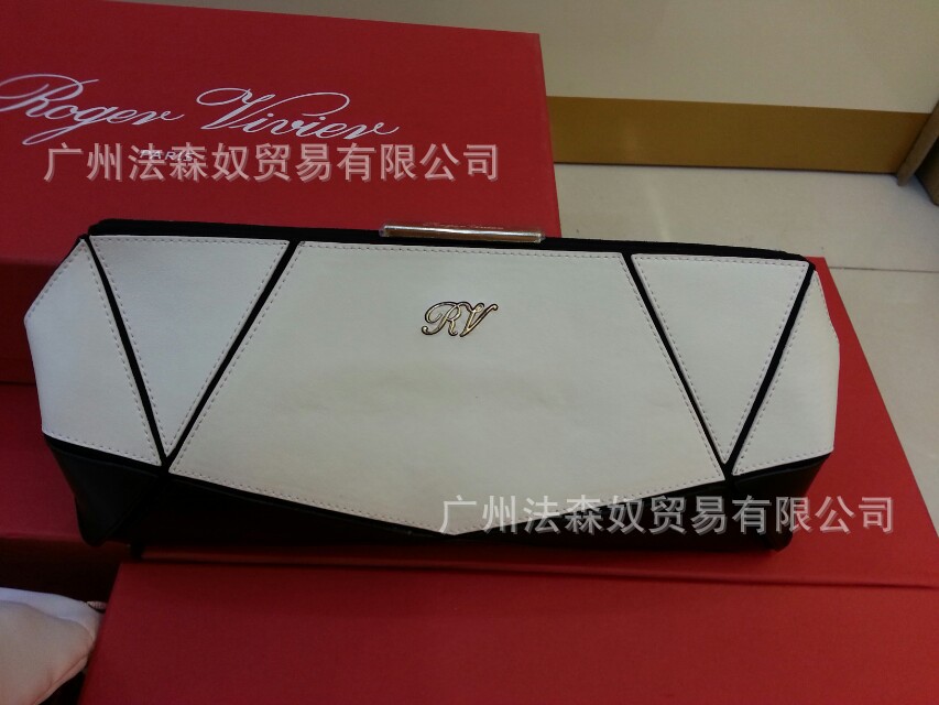 2)黑白