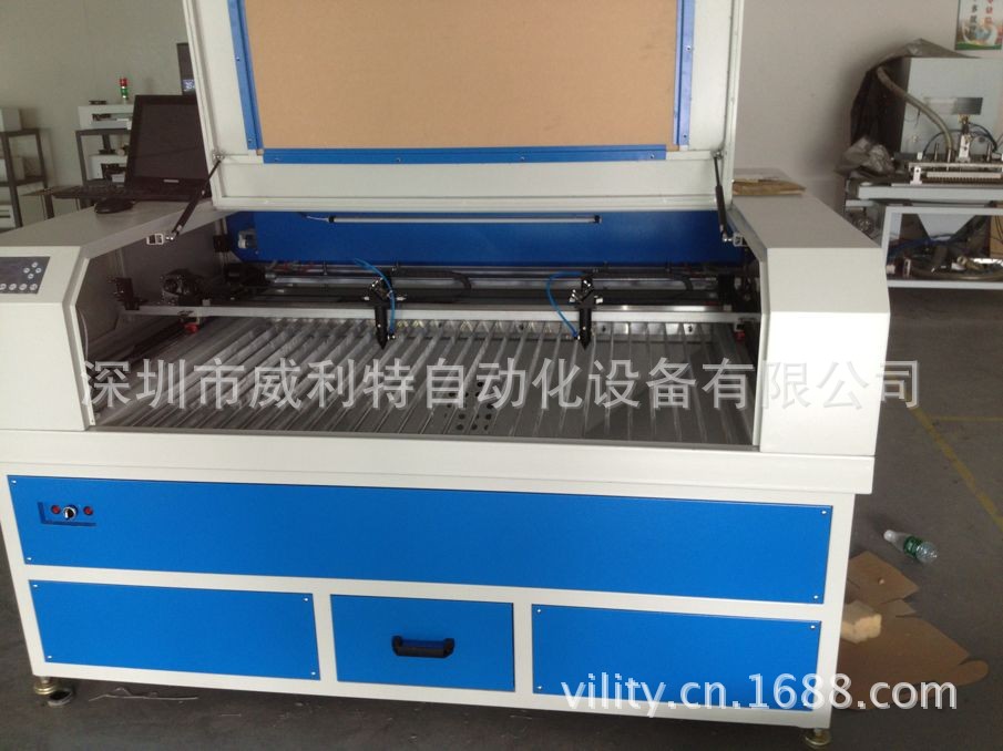 激光切割机12
