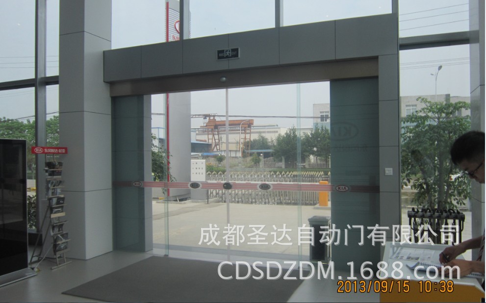 金堂宇霖汽车自动门17