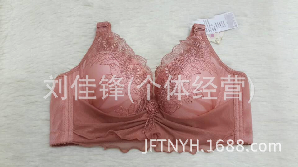 20CF0BDBEC5E9F5D5736E79CB9F336