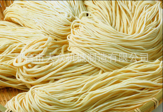 湿面条近照