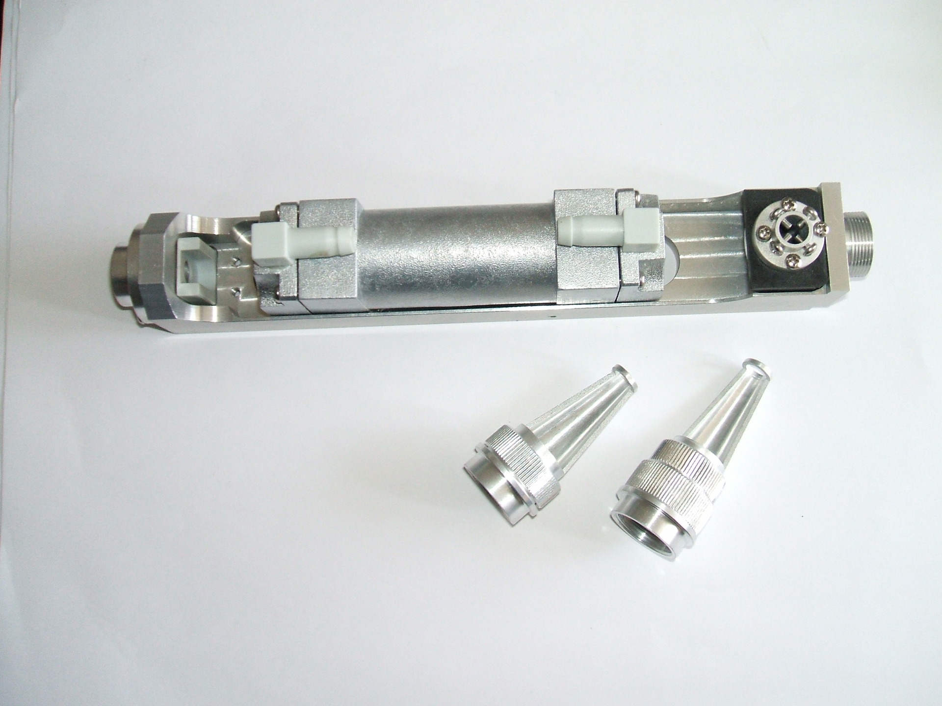 帶紅指的洗眉機槍件