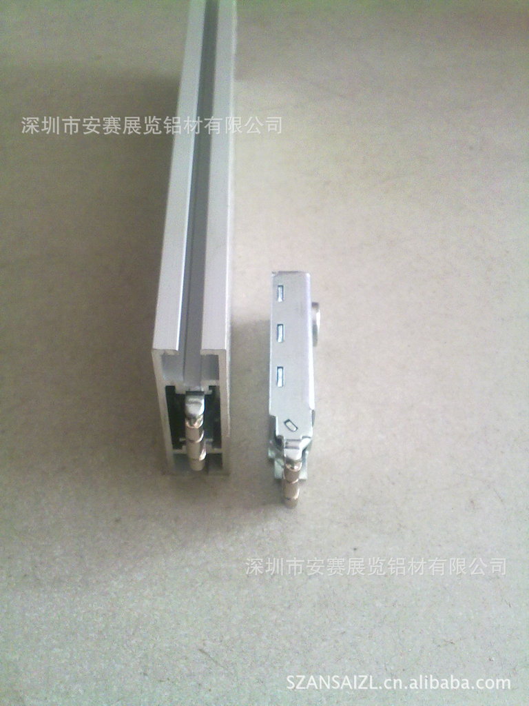 20120923136