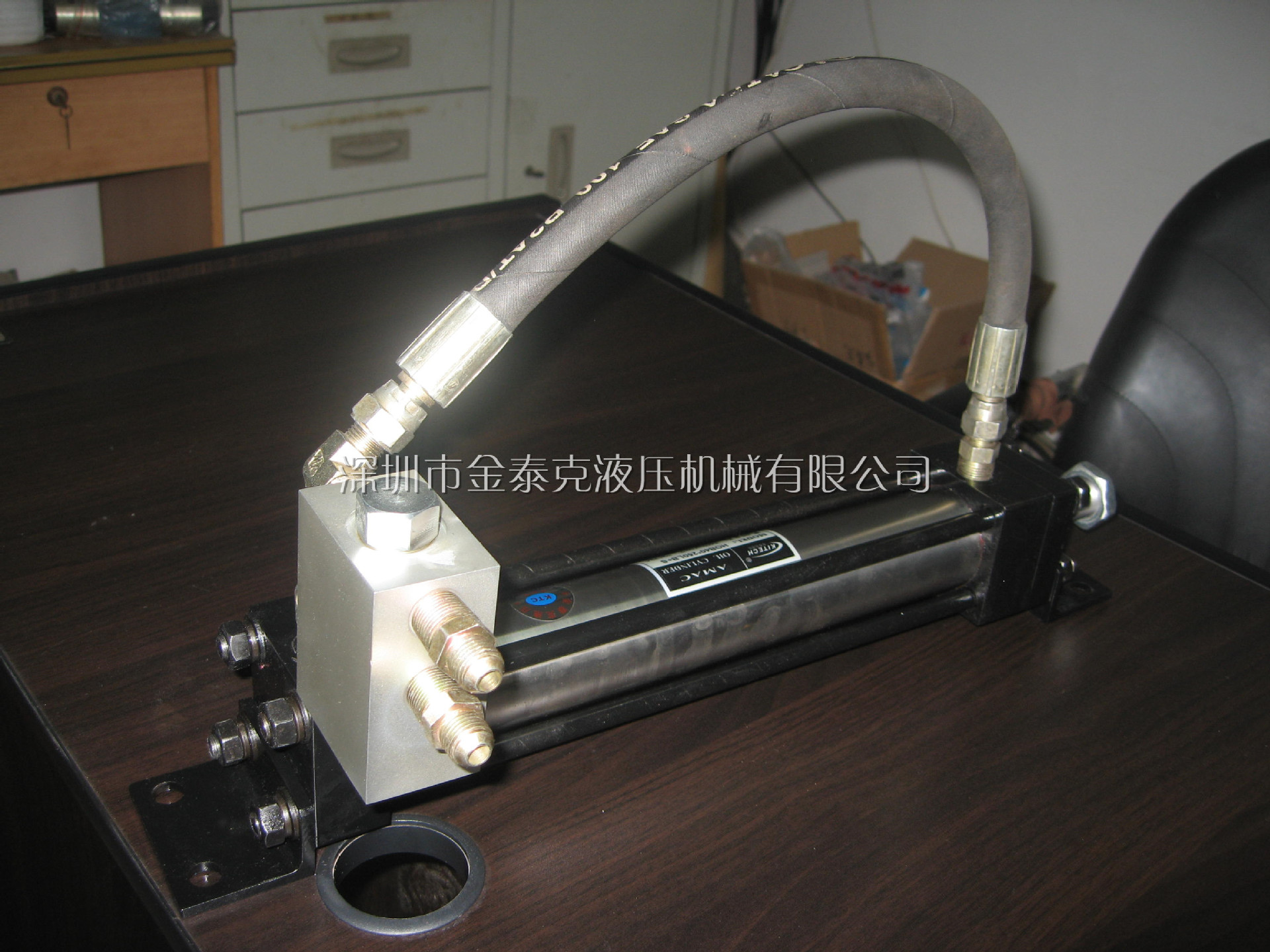 1 拉杆缸自锁图