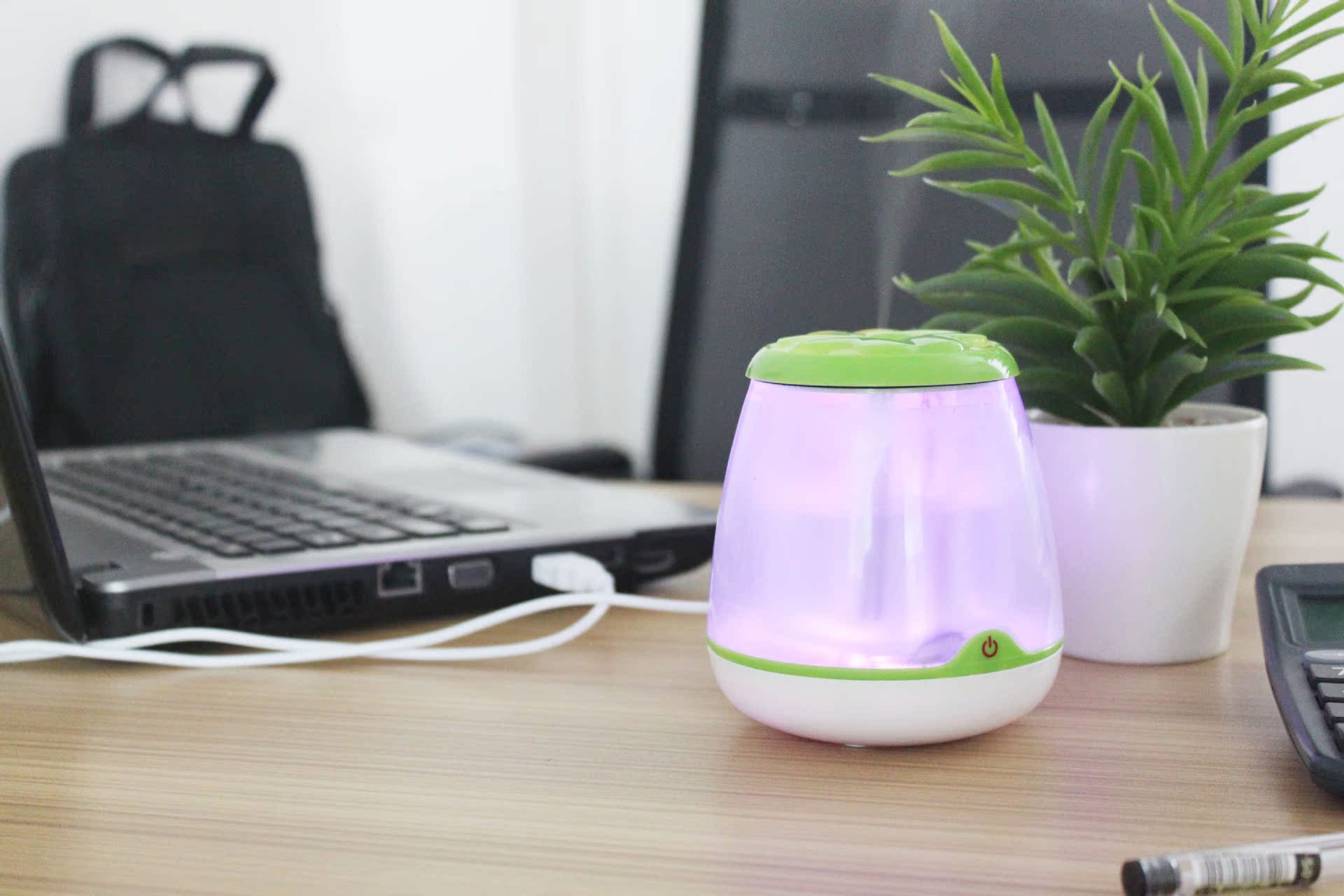 新款创意四叶草超声波加湿器 家用静音加湿器 迷你usb