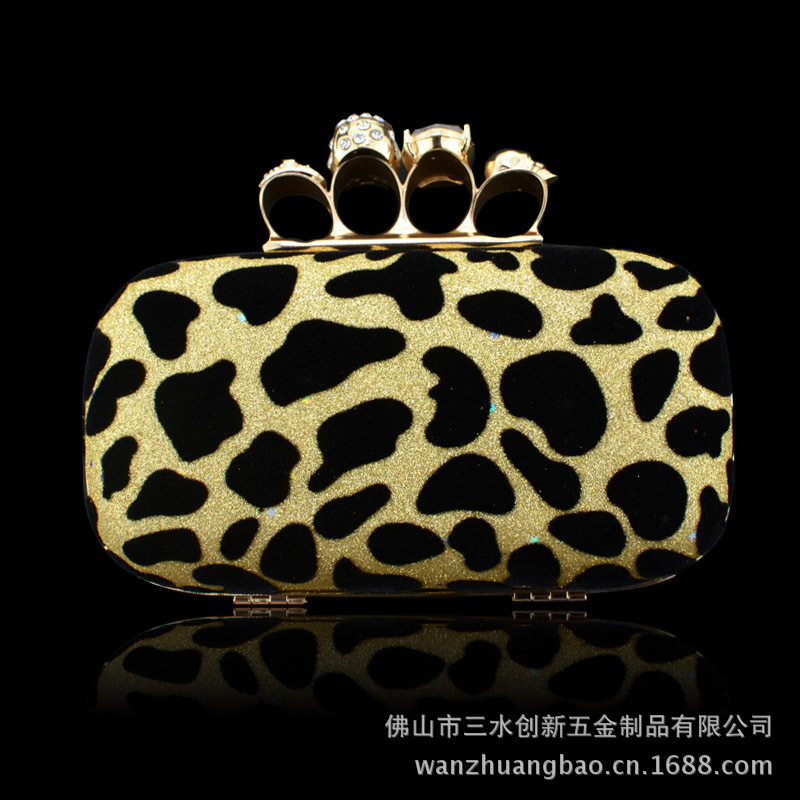 金色豹纹骷髅头手抓包
