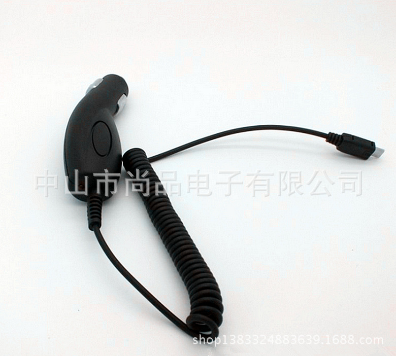 香蕉车载充电器1