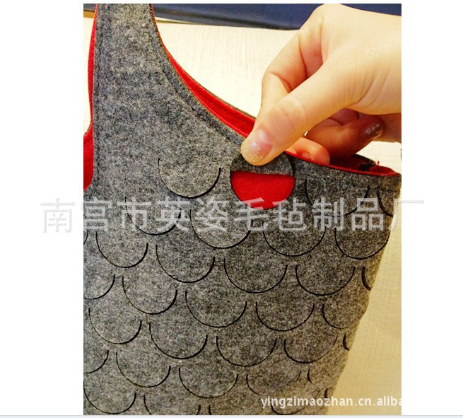 專業生產定制 創意時尚女式手提包 毛氈臂包 毛氈魚鱗單肩包