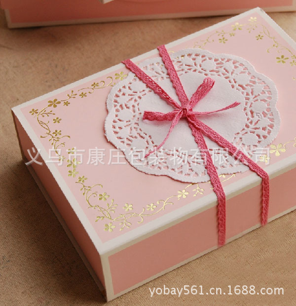 烫金花纹柔粉色系6粒装月饼包装盒