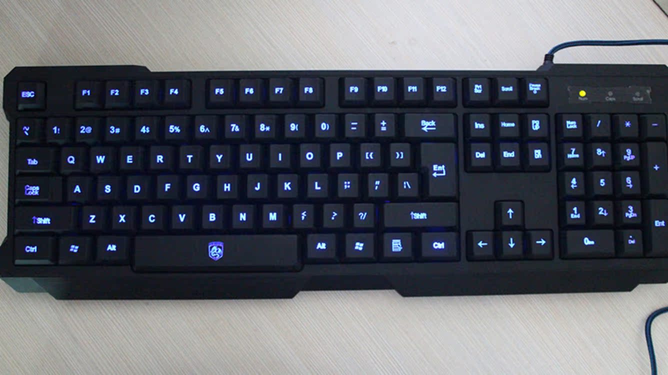 厂家批发正品德意龙k601 有线usb游戏背光键盘 绿光发光键盘
