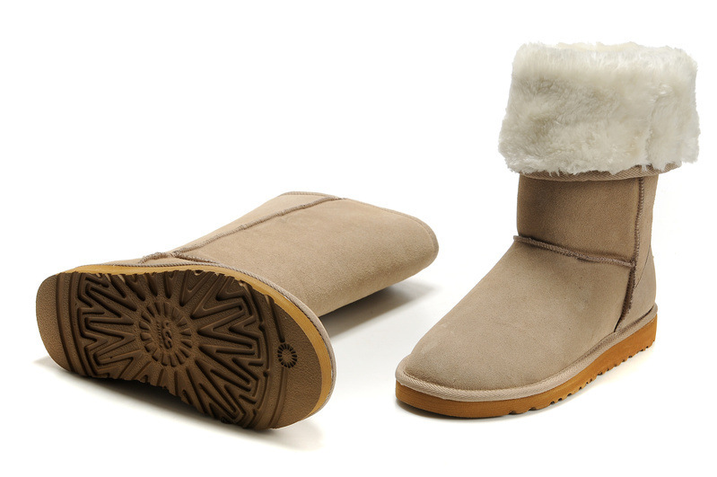 UGG5815