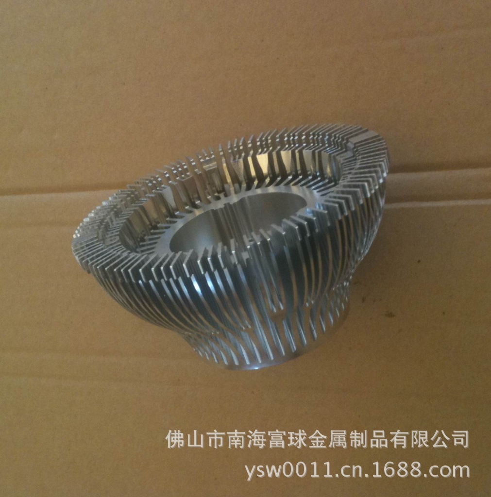 高精密散热器铝材 (1)